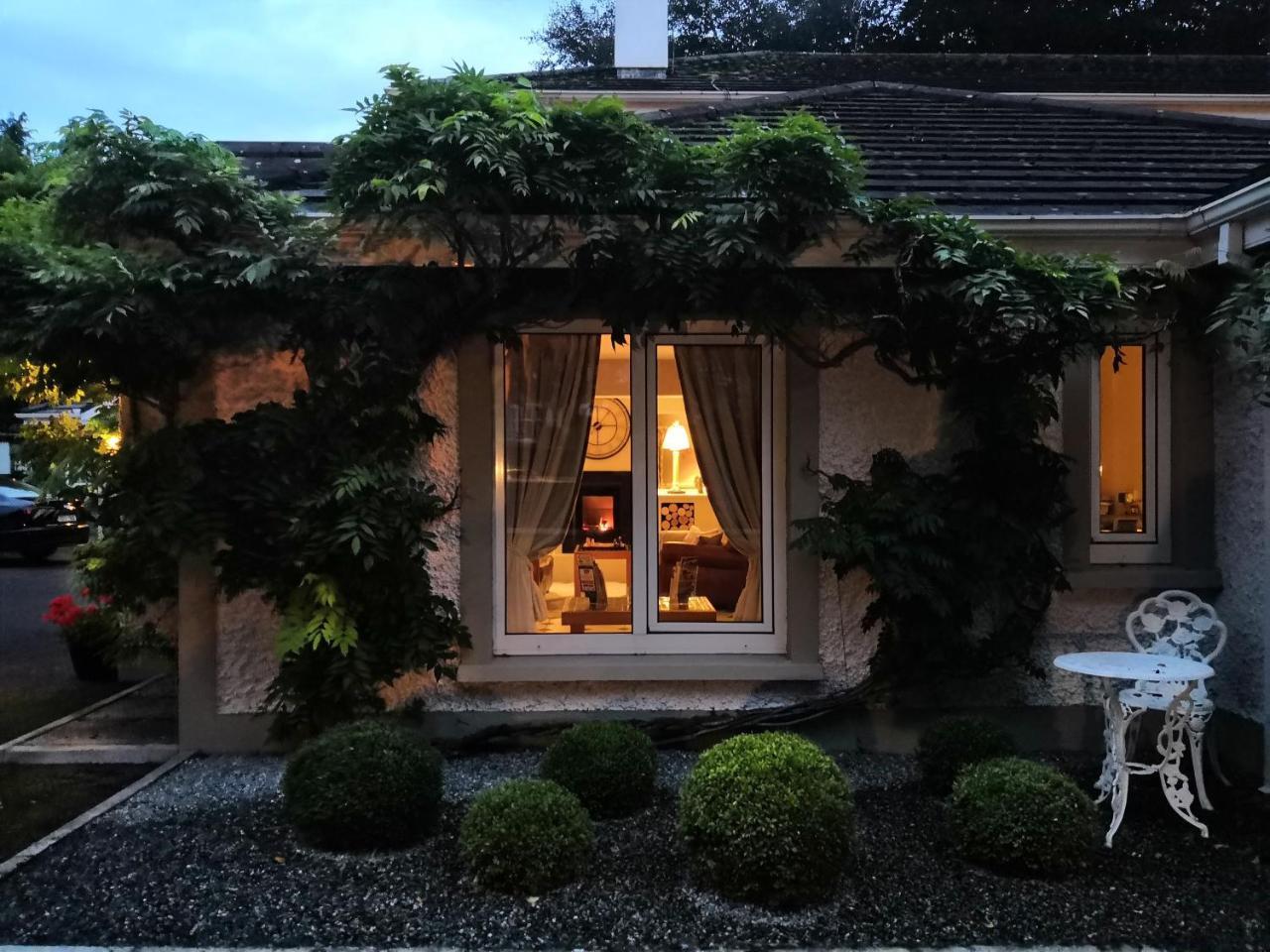 Sea Dew B&B Tullamore Exterior photo