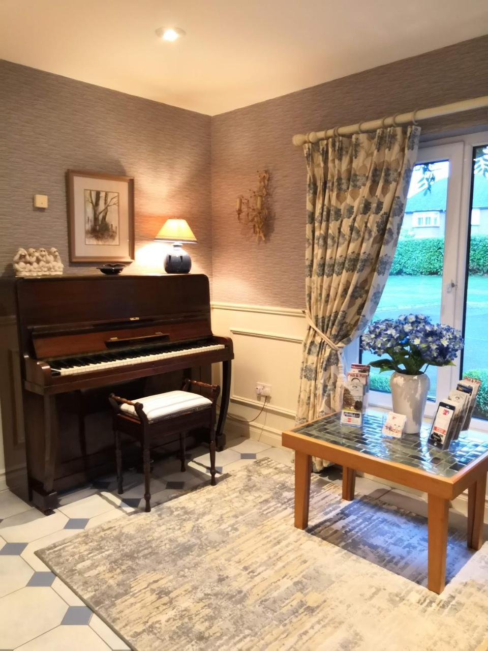 Sea Dew B&B Tullamore Exterior photo
